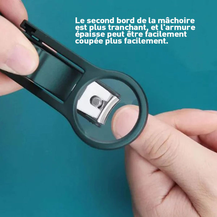 Coupe-ongles avec loupe