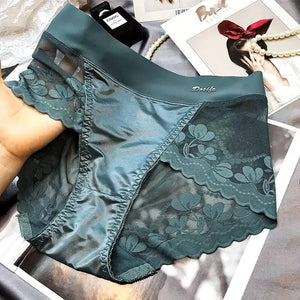 Culotte en satin respirante avec dentelle