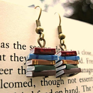 Boucles d'oreilles pile de livres