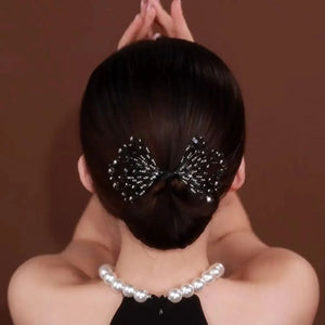 Chignon rétro élégant de cheveux