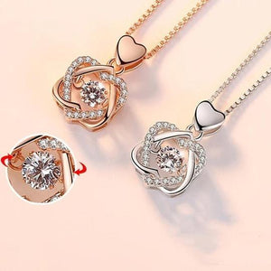 Collier rose en forme de coeur