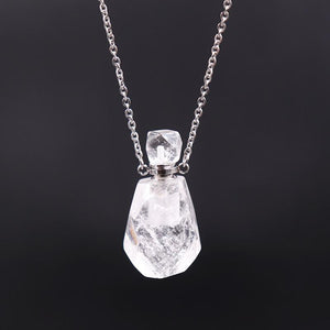 Collier bouteille de parfum en cristal