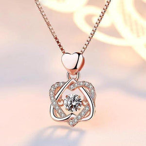 Collier rose en forme de coeur