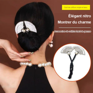 Chignon rétro élégant de cheveux