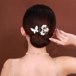 Chignon rétro élégant de cheveux